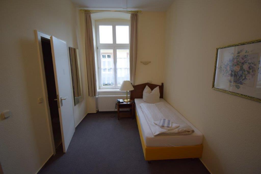 Eifeler Hof - Eifelpark Karten, Angelkarten, Beste Hochzeitssaal In Region Kyllburg Kamer foto